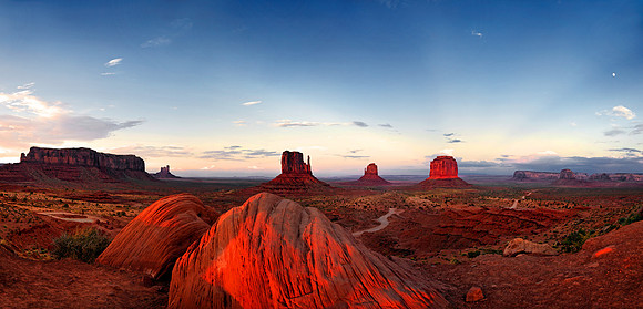 Monument Valley, Mexican Hut, Utah, USA