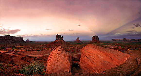 Monument Valley, Mexican Hut, Utah, USA