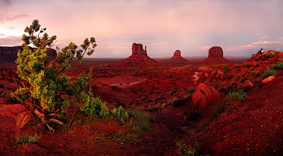 Monument Valley, Mexican Hut, Utah, USA