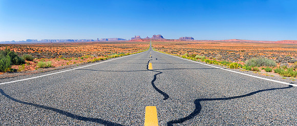 Straße zum Monument Valley, Mexican Hut, Utah, USA
