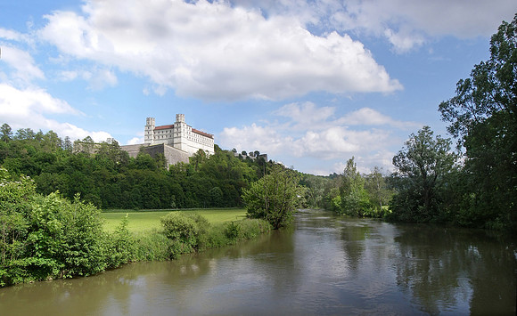 Altmühl mit Willbaldsburg