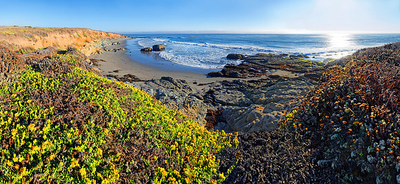 Pazifikküste bei Cambria, Kalifornien, USA