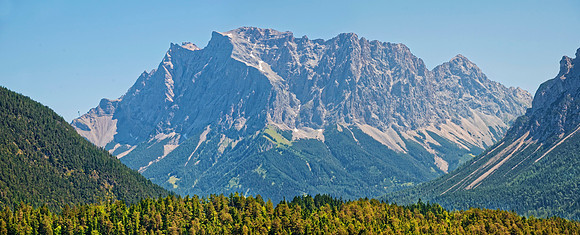 Fernpass mit Zugspitzmassiv und Blindsee
