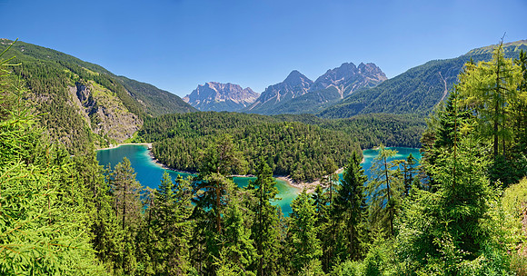 Fernpass mit Zugspitzmassiv und Blindsee